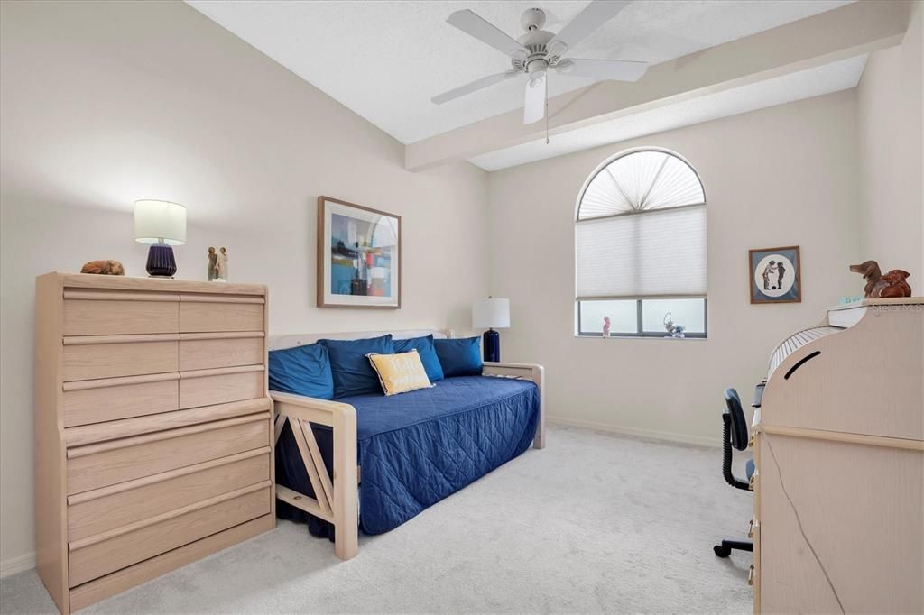 For Sale: $475,000 (2 beds, 2 baths, 1686 Square Feet)