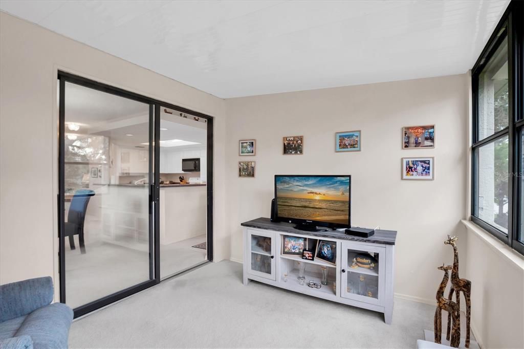 For Sale: $475,000 (2 beds, 2 baths, 1686 Square Feet)