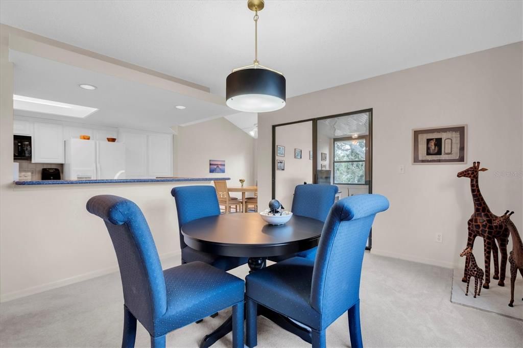 For Sale: $475,000 (2 beds, 2 baths, 1686 Square Feet)