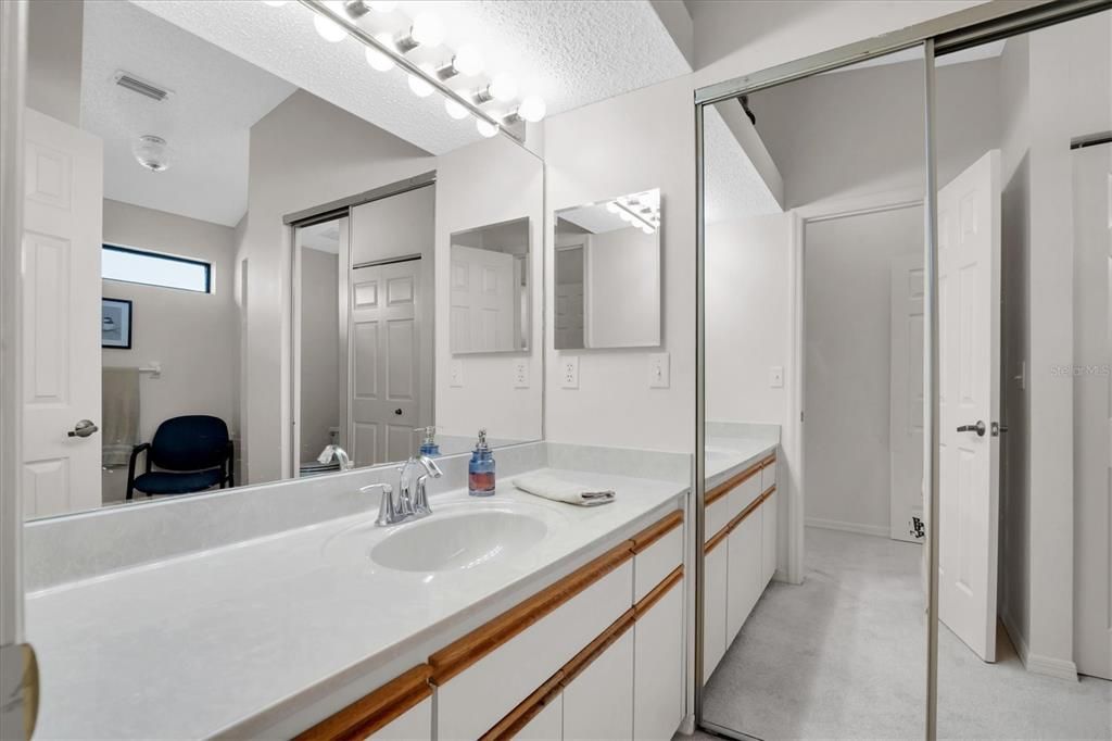 For Sale: $475,000 (2 beds, 2 baths, 1686 Square Feet)