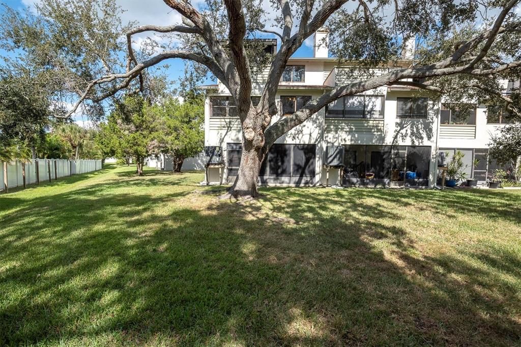 For Sale: $475,000 (2 beds, 2 baths, 1686 Square Feet)