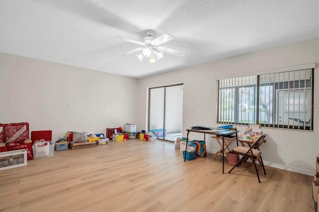 For Sale: $475,000 (2 beds, 2 baths, 1686 Square Feet)