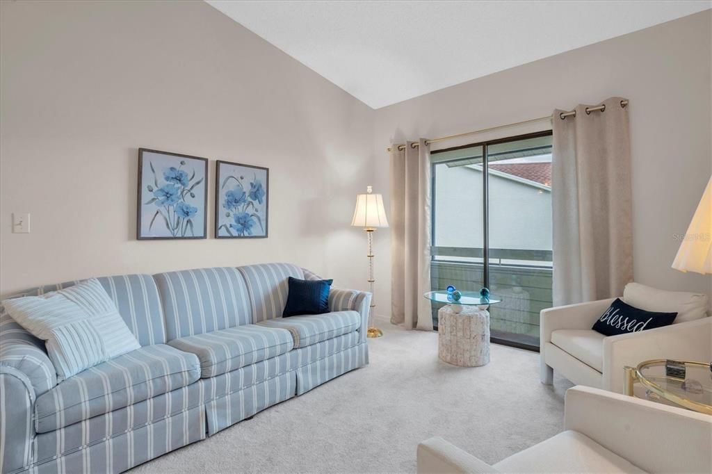 For Sale: $475,000 (2 beds, 2 baths, 1686 Square Feet)