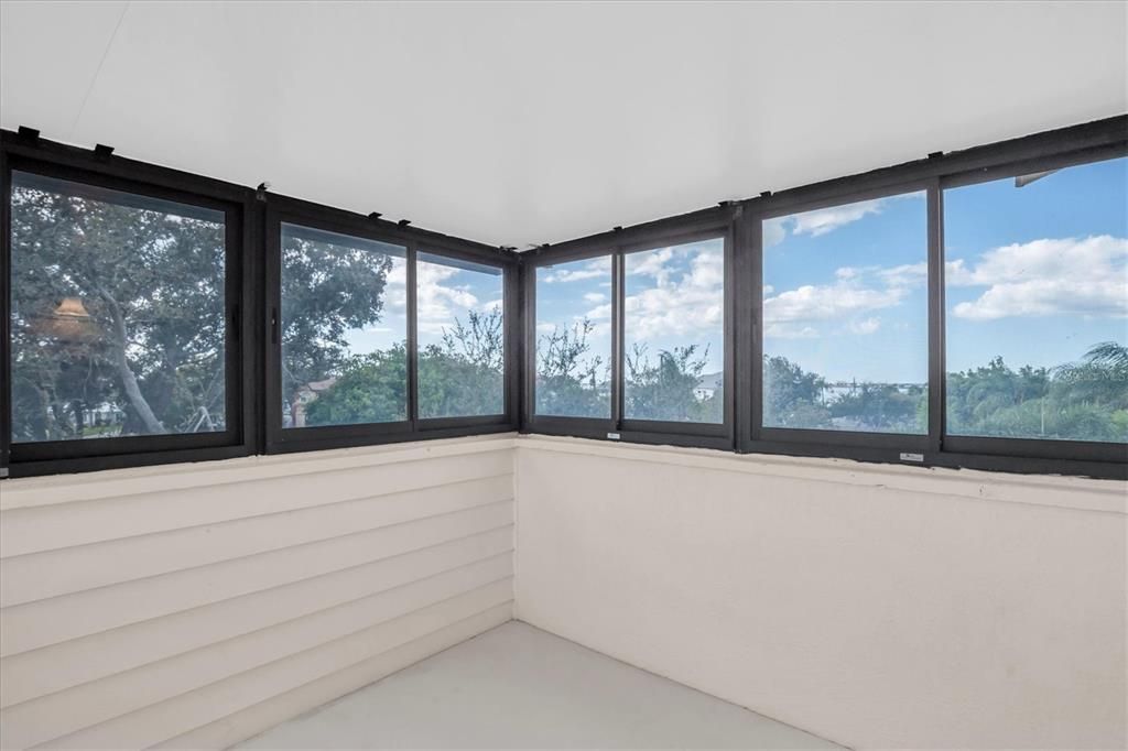 For Sale: $475,000 (2 beds, 2 baths, 1686 Square Feet)