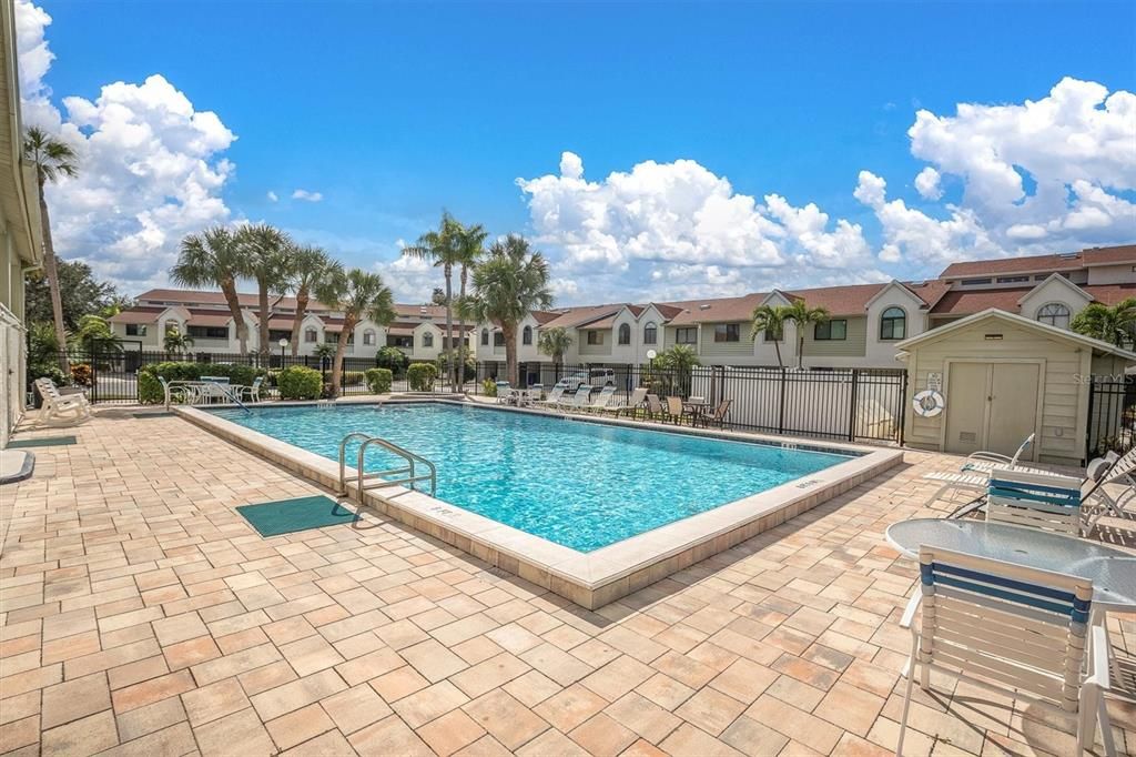 For Sale: $475,000 (2 beds, 2 baths, 1686 Square Feet)