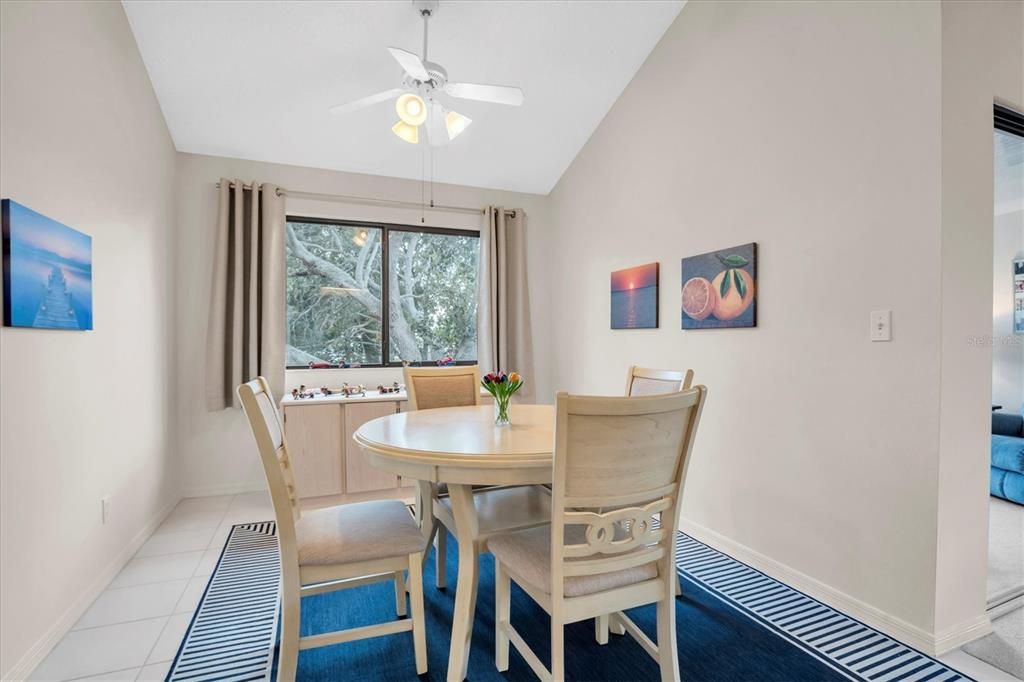 For Sale: $475,000 (2 beds, 2 baths, 1686 Square Feet)