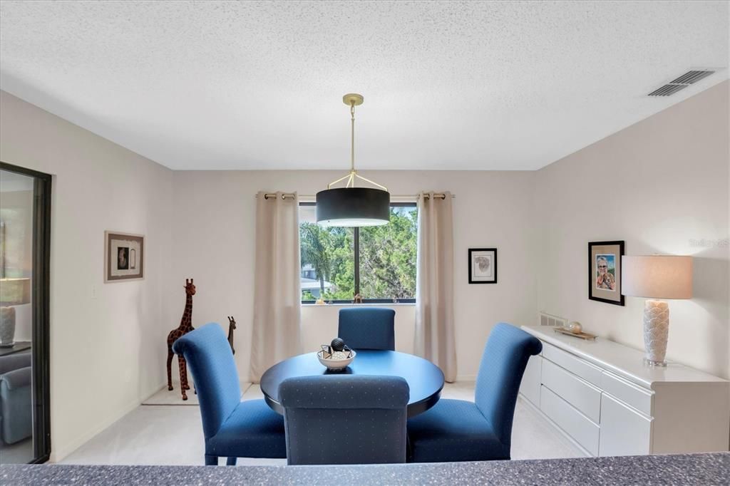 For Sale: $475,000 (2 beds, 2 baths, 1686 Square Feet)