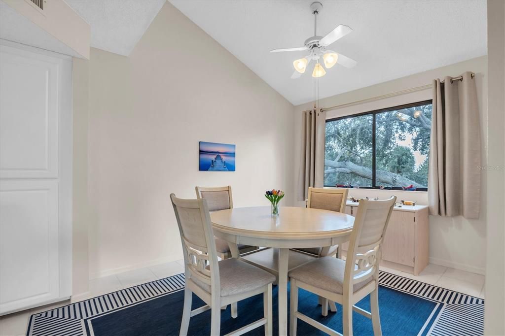 For Sale: $475,000 (2 beds, 2 baths, 1686 Square Feet)