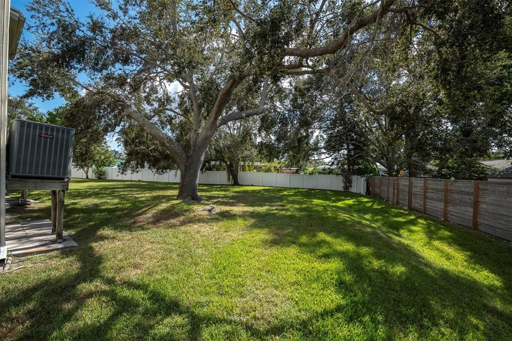 For Sale: $475,000 (2 beds, 2 baths, 1686 Square Feet)