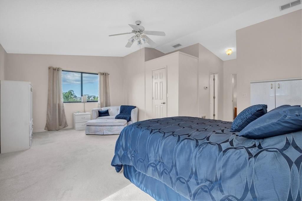 For Sale: $475,000 (2 beds, 2 baths, 1686 Square Feet)