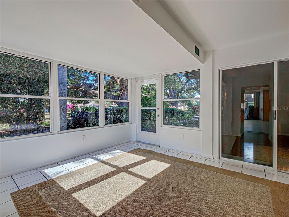 For Sale: $285,000 (2 beds, 2 baths, 1432 Square Feet)