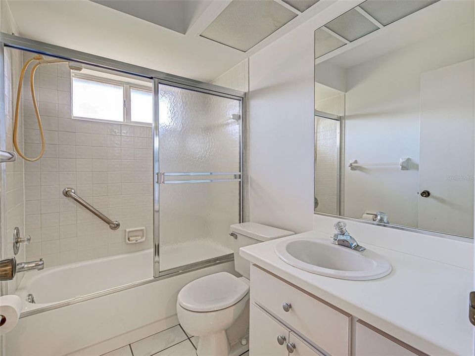 For Sale: $285,000 (2 beds, 2 baths, 1432 Square Feet)