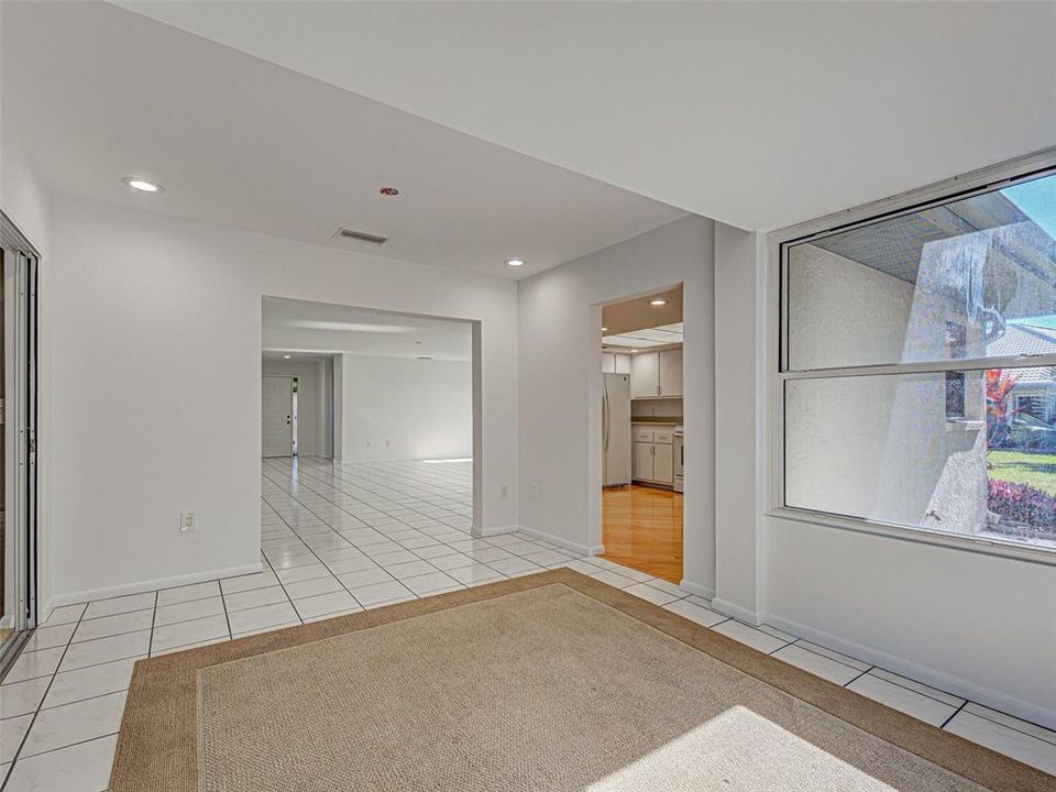 For Sale: $285,000 (2 beds, 2 baths, 1432 Square Feet)