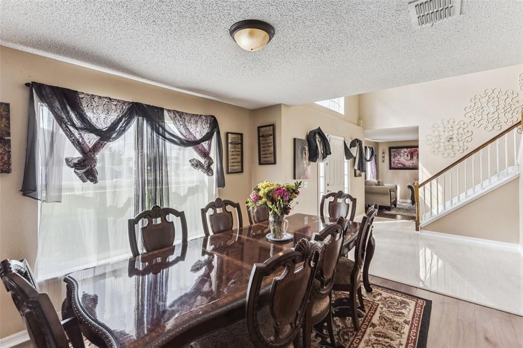 For Sale: $389,000 (5 beds, 2 baths, 3072 Square Feet)