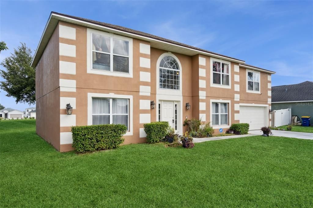 For Sale: $389,000 (5 beds, 2 baths, 3072 Square Feet)