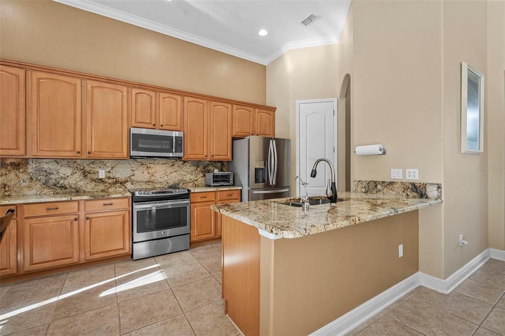 Active With Contract: $724,900 (4 beds, 3 baths, 2994 Square Feet)