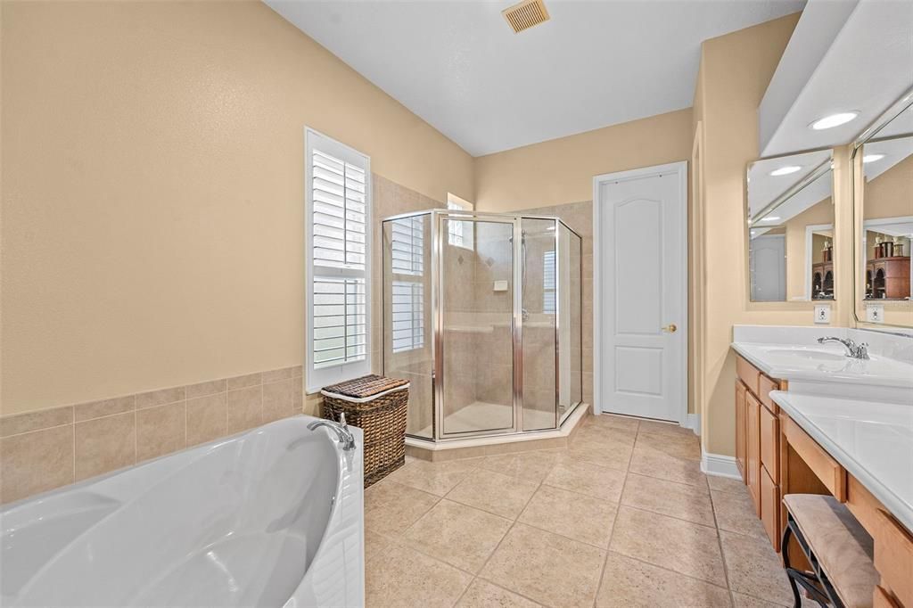 Active With Contract: $724,900 (4 beds, 3 baths, 2994 Square Feet)