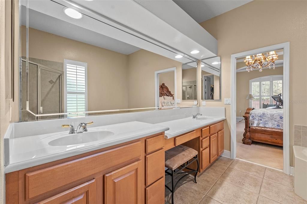 Active With Contract: $724,900 (4 beds, 3 baths, 2994 Square Feet)