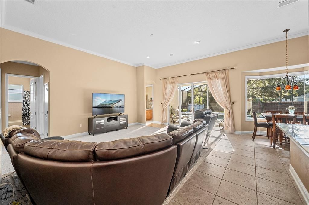 Active With Contract: $724,900 (4 beds, 3 baths, 2994 Square Feet)