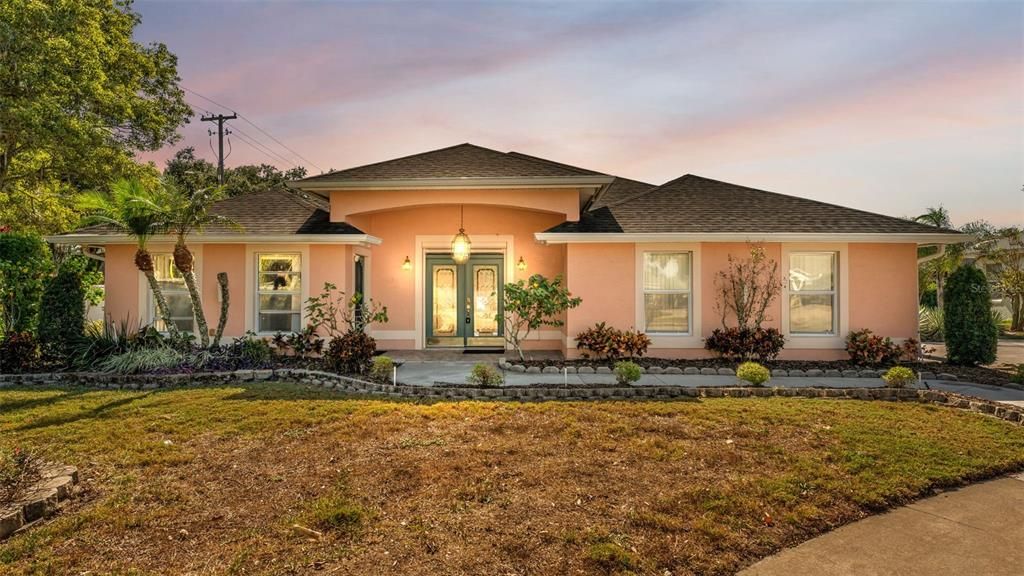 最近售出: $359,000 (3 贝兹, 3 浴室, 2281 平方英尺)