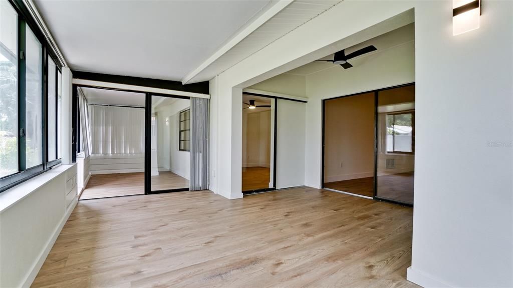 Active With Contract: $275,000 (2 beds, 2 baths, 1218 Square Feet)