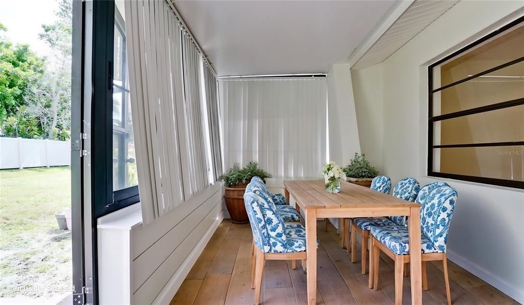 Active With Contract: $275,000 (2 beds, 2 baths, 1218 Square Feet)