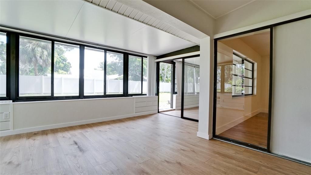 Active With Contract: $275,000 (2 beds, 2 baths, 1218 Square Feet)