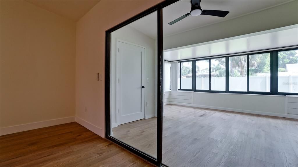 Active With Contract: $275,000 (2 beds, 2 baths, 1218 Square Feet)