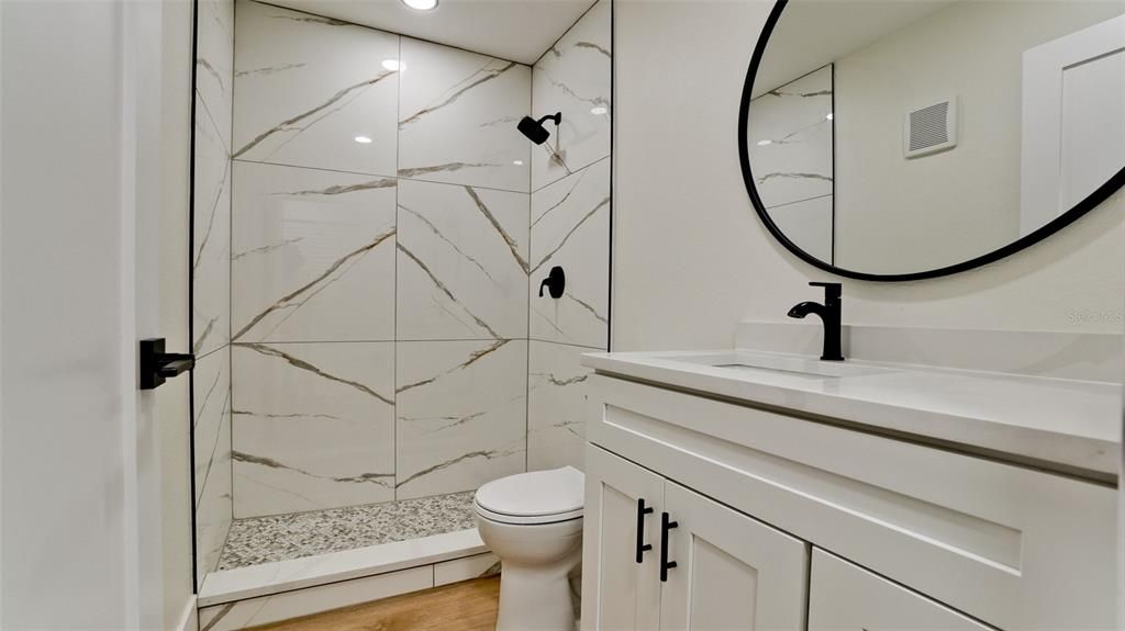 Active With Contract: $275,000 (2 beds, 2 baths, 1218 Square Feet)