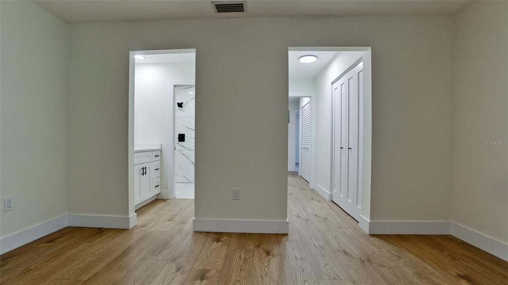 Active With Contract: $275,000 (2 beds, 2 baths, 1218 Square Feet)