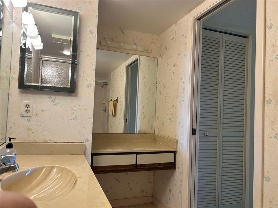 Activo con contrato: $159,900 (2 camas, 2 baños, 1380 Pies cuadrados)