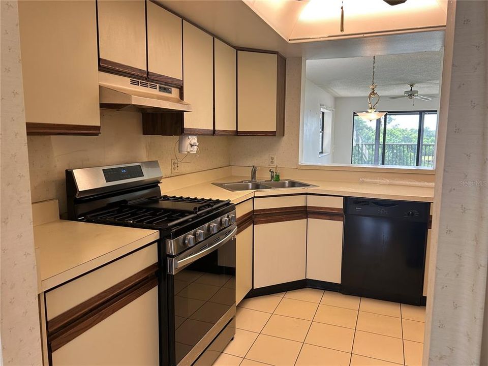 Activo con contrato: $159,900 (2 camas, 2 baños, 1380 Pies cuadrados)