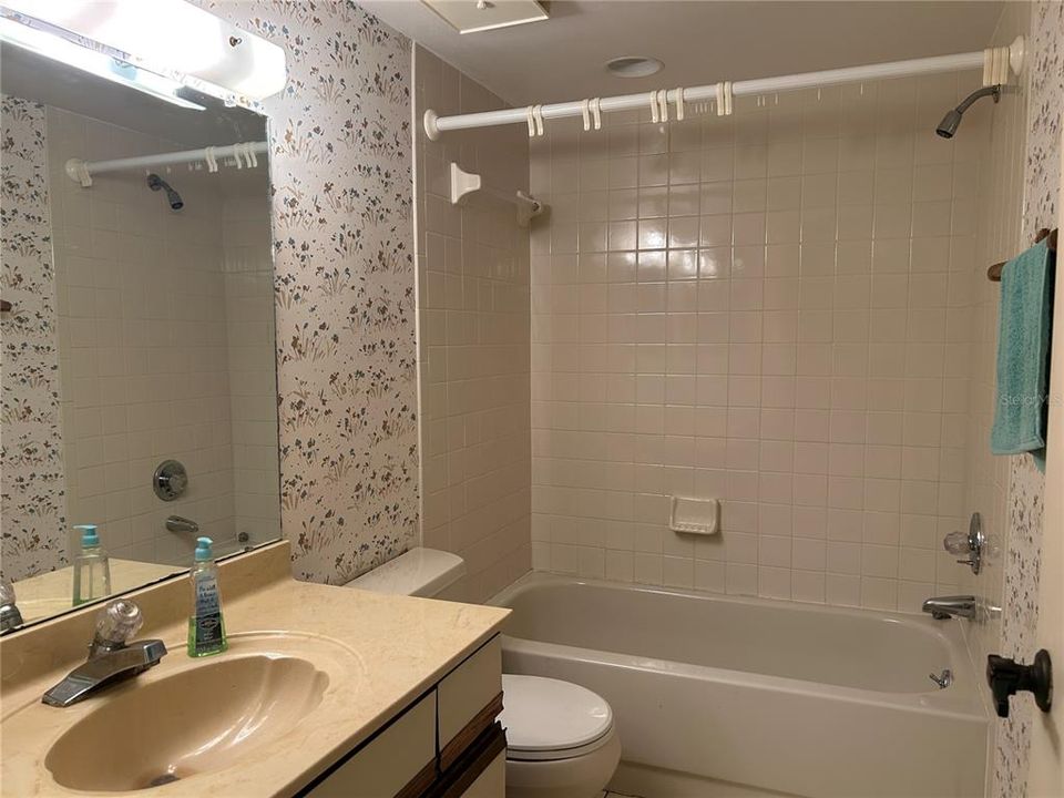 Activo con contrato: $159,900 (2 camas, 2 baños, 1380 Pies cuadrados)