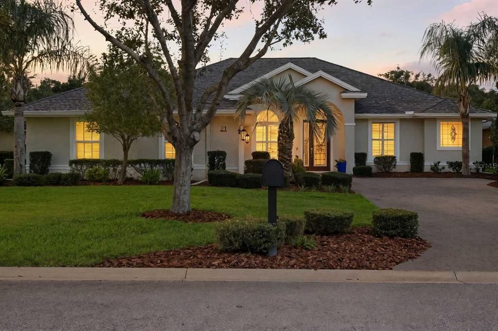 En Venta: $899,000 (4 camas, 3 baños, 2407 Pies cuadrados)