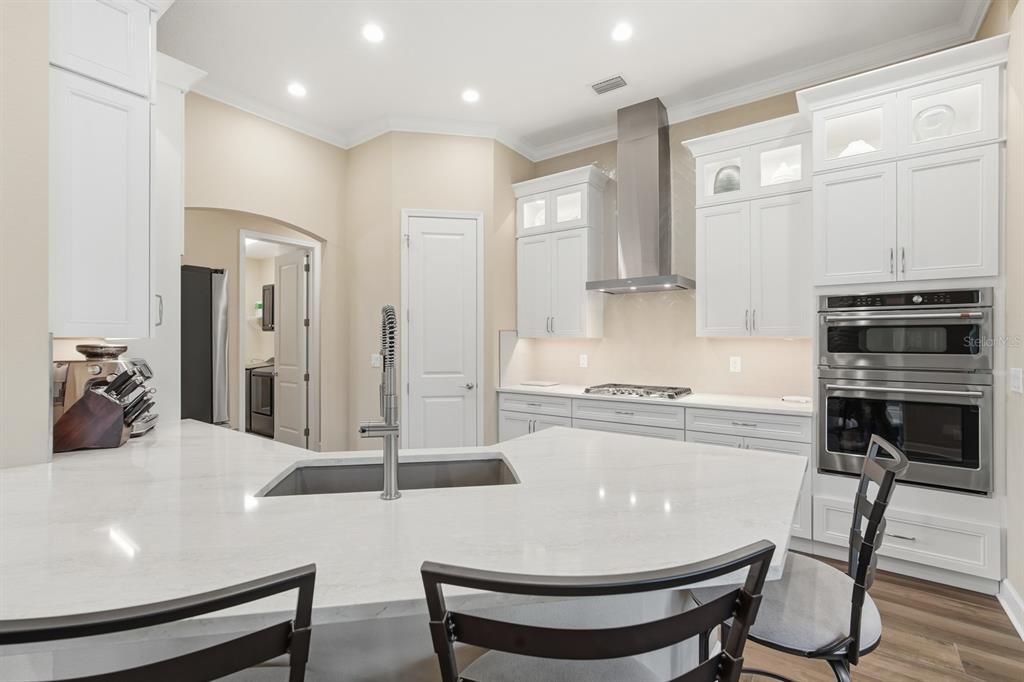 En Venta: $899,000 (4 camas, 3 baños, 2407 Pies cuadrados)