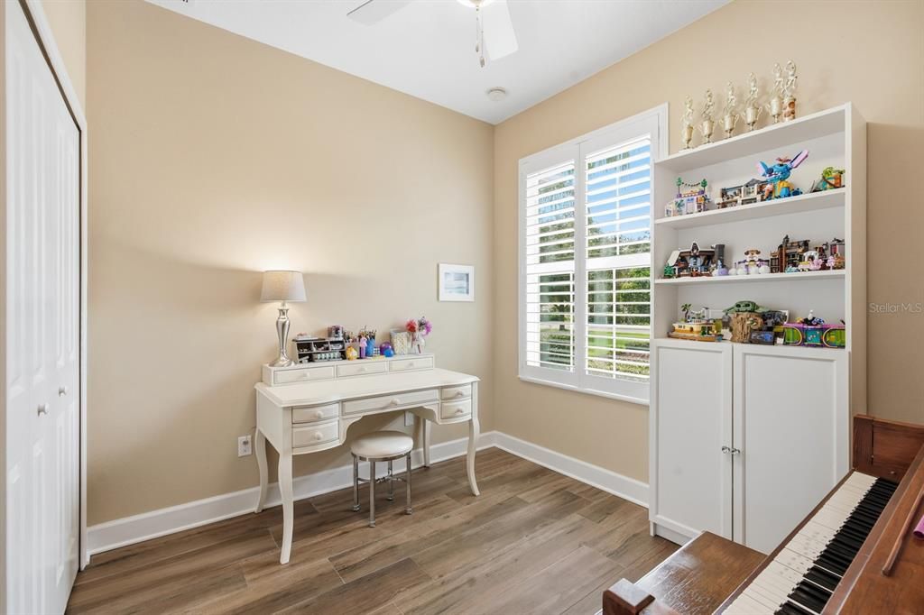 En Venta: $899,000 (4 camas, 3 baños, 2407 Pies cuadrados)