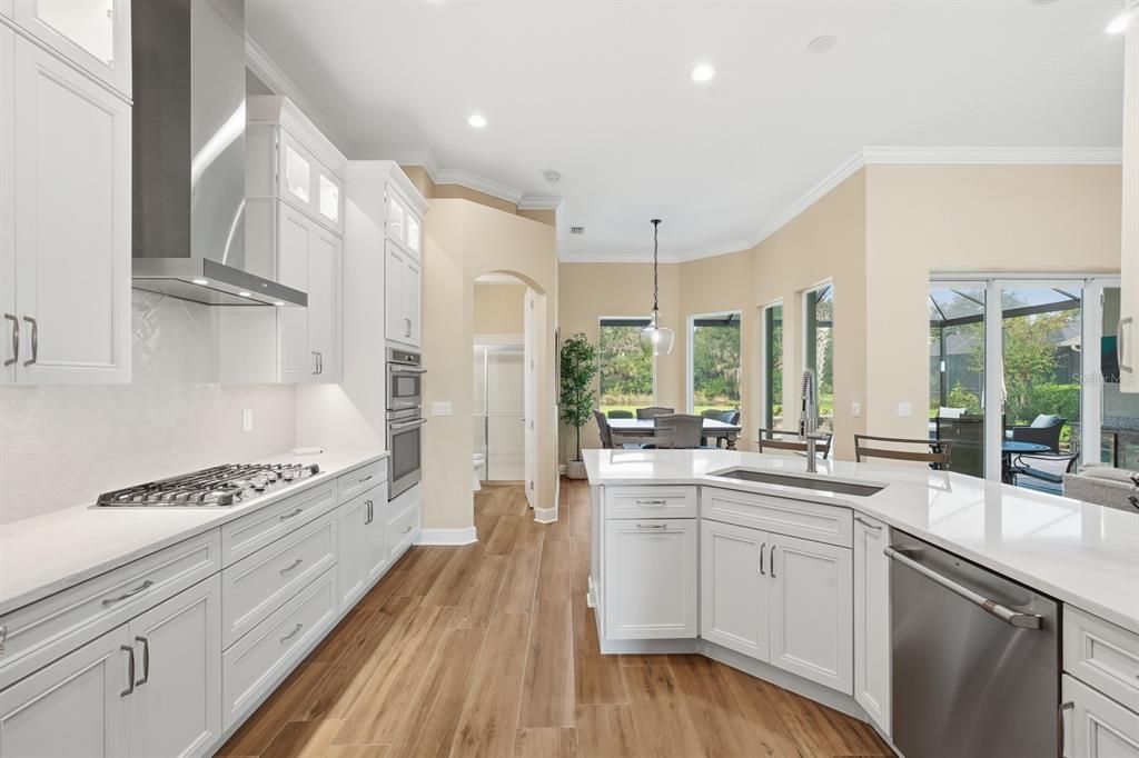 En Venta: $899,000 (4 camas, 3 baños, 2407 Pies cuadrados)