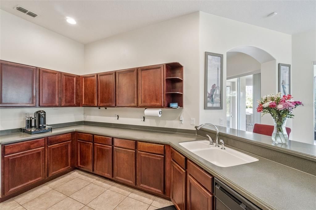 待售: $429,900 (4 贝兹, 3 浴室, 2386 平方英尺)