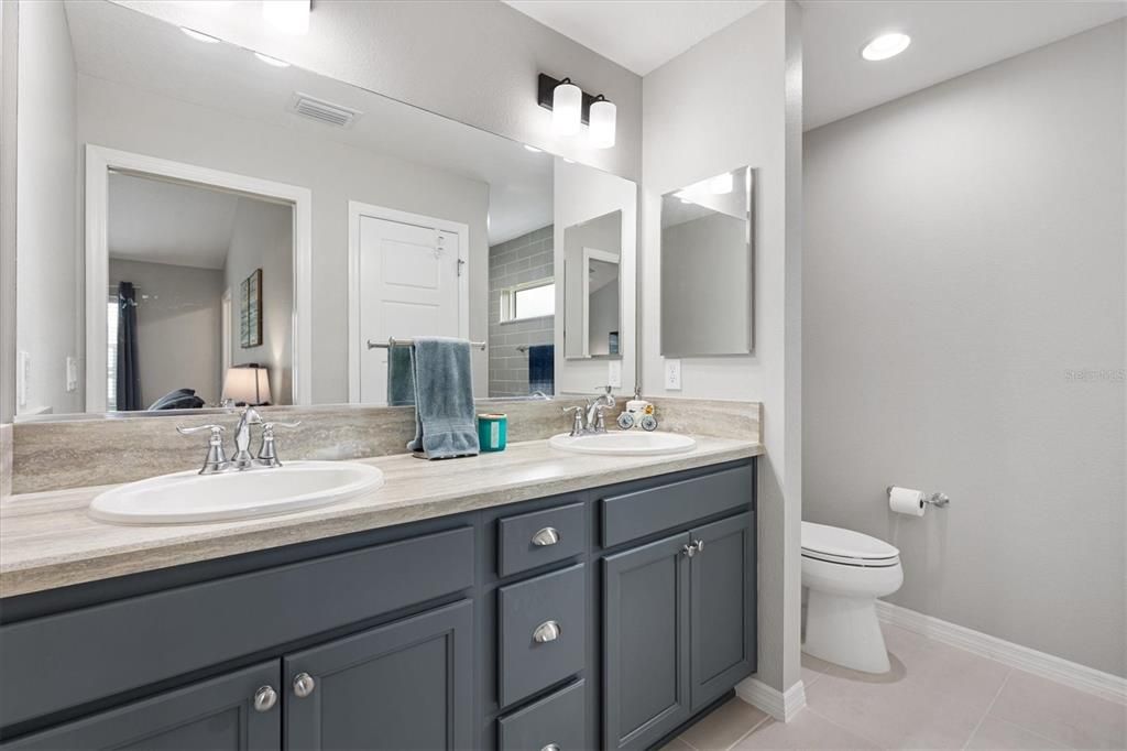 For Sale: $439,000 (3 beds, 2 baths, 1569 Square Feet)