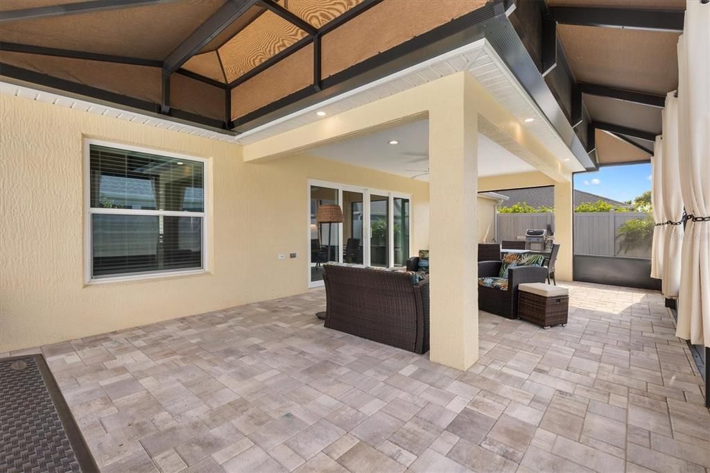 For Sale: $439,000 (3 beds, 2 baths, 1569 Square Feet)