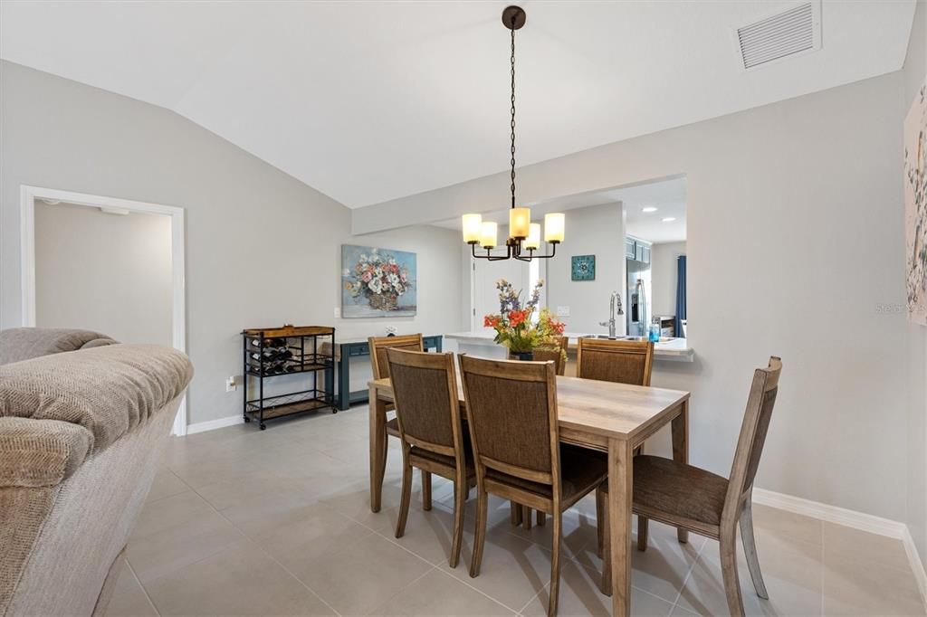 For Sale: $439,000 (3 beds, 2 baths, 1569 Square Feet)