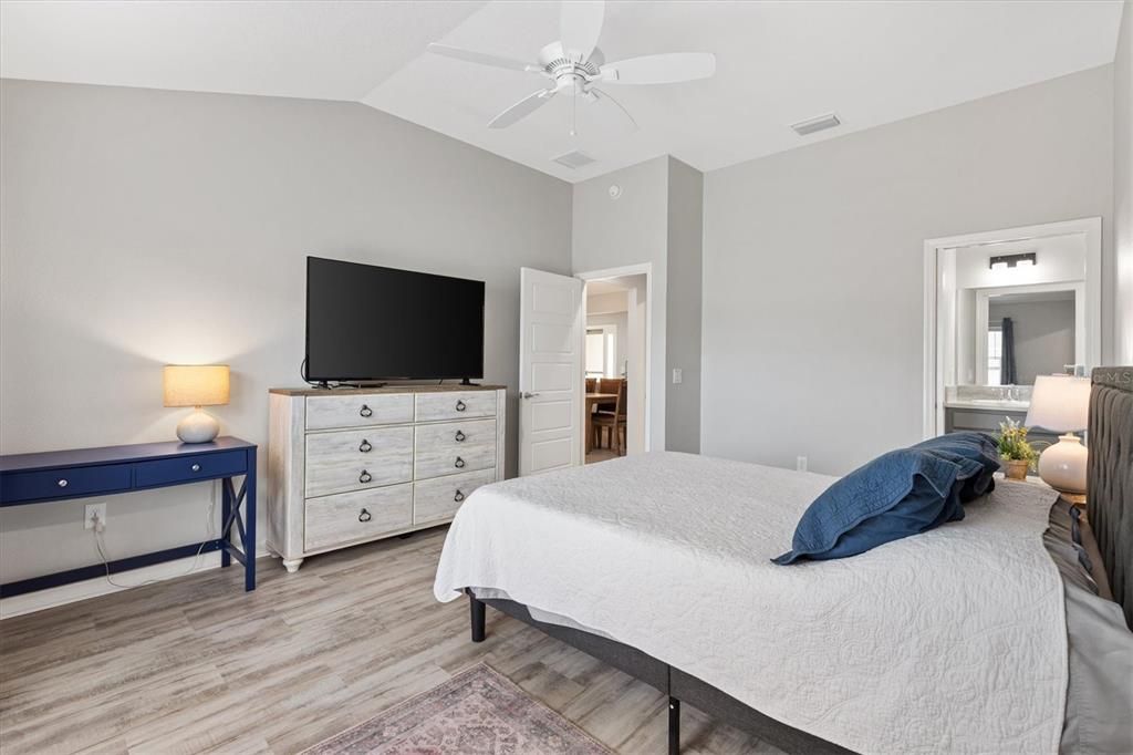 For Sale: $439,000 (3 beds, 2 baths, 1569 Square Feet)