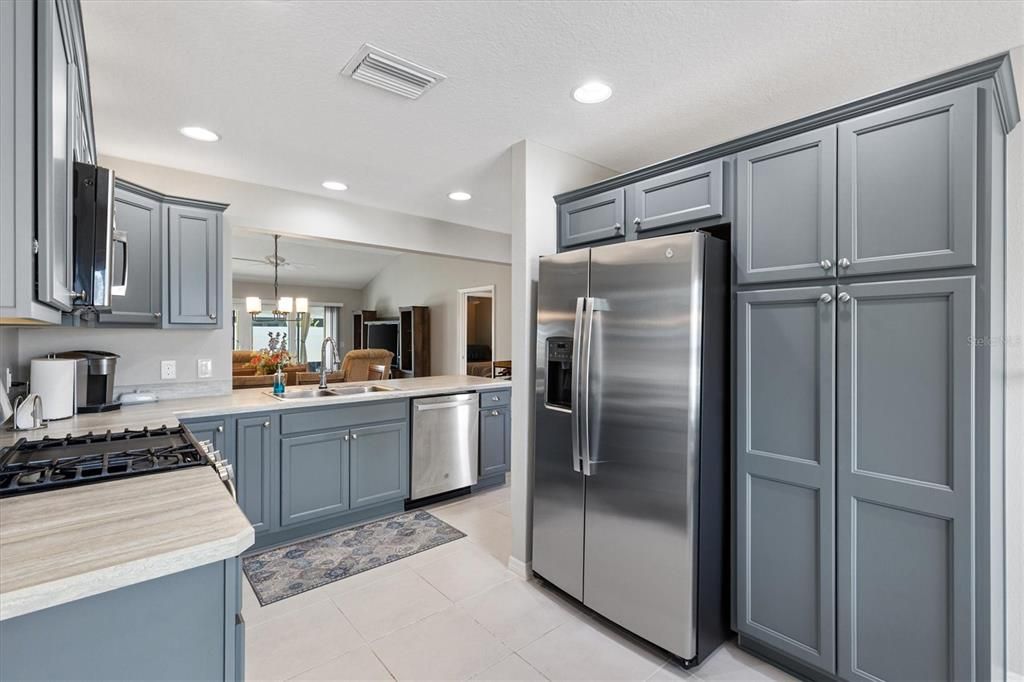 For Sale: $439,000 (3 beds, 2 baths, 1569 Square Feet)