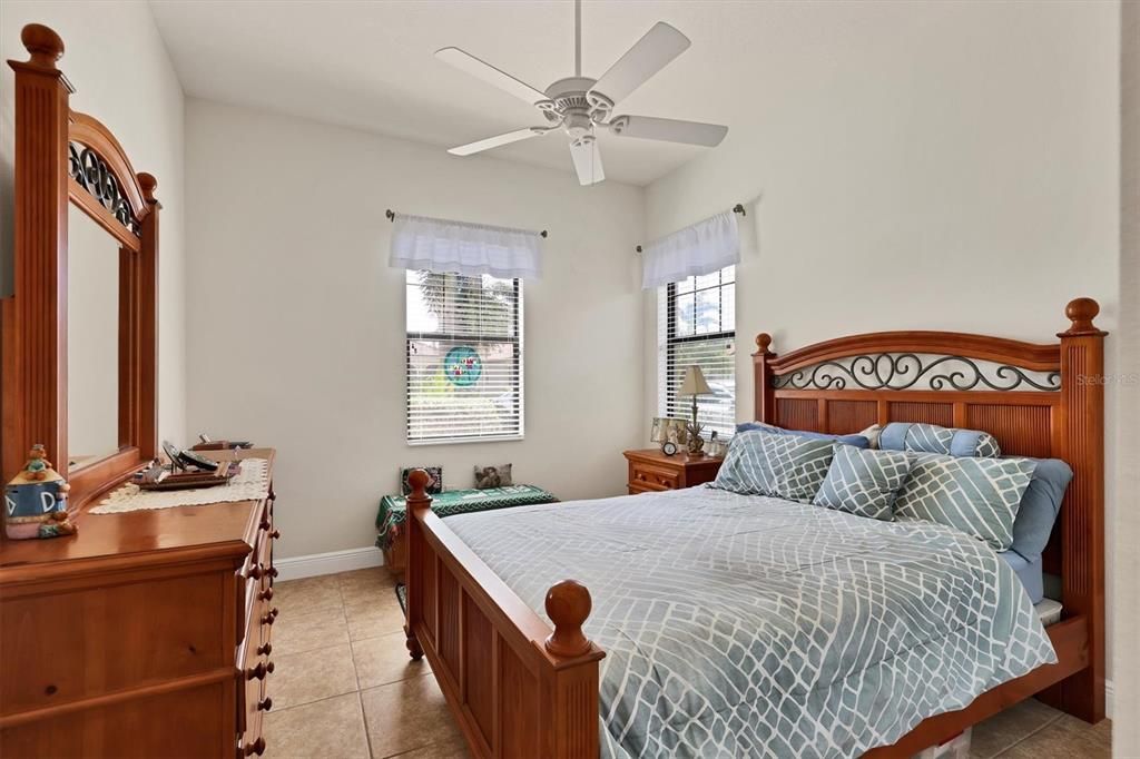 For Sale: $413,000 (2 beds, 2 baths, 1581 Square Feet)