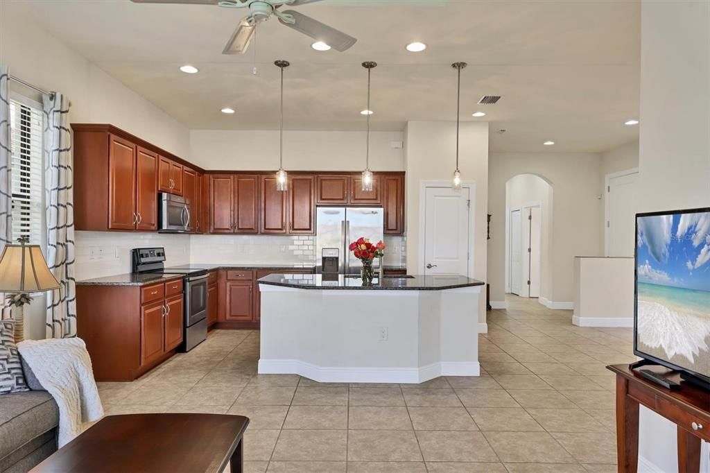 For Sale: $413,000 (2 beds, 2 baths, 1581 Square Feet)