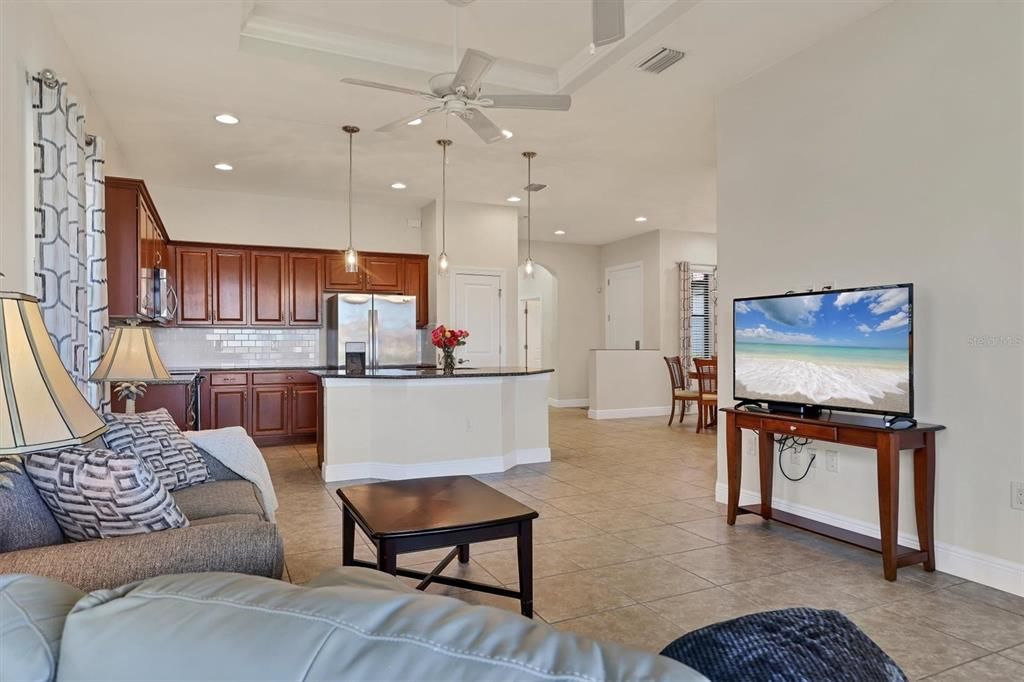 For Sale: $413,000 (2 beds, 2 baths, 1581 Square Feet)