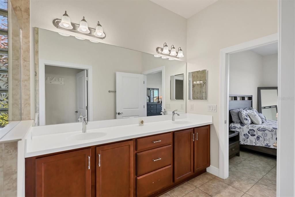 For Sale: $413,000 (2 beds, 2 baths, 1581 Square Feet)