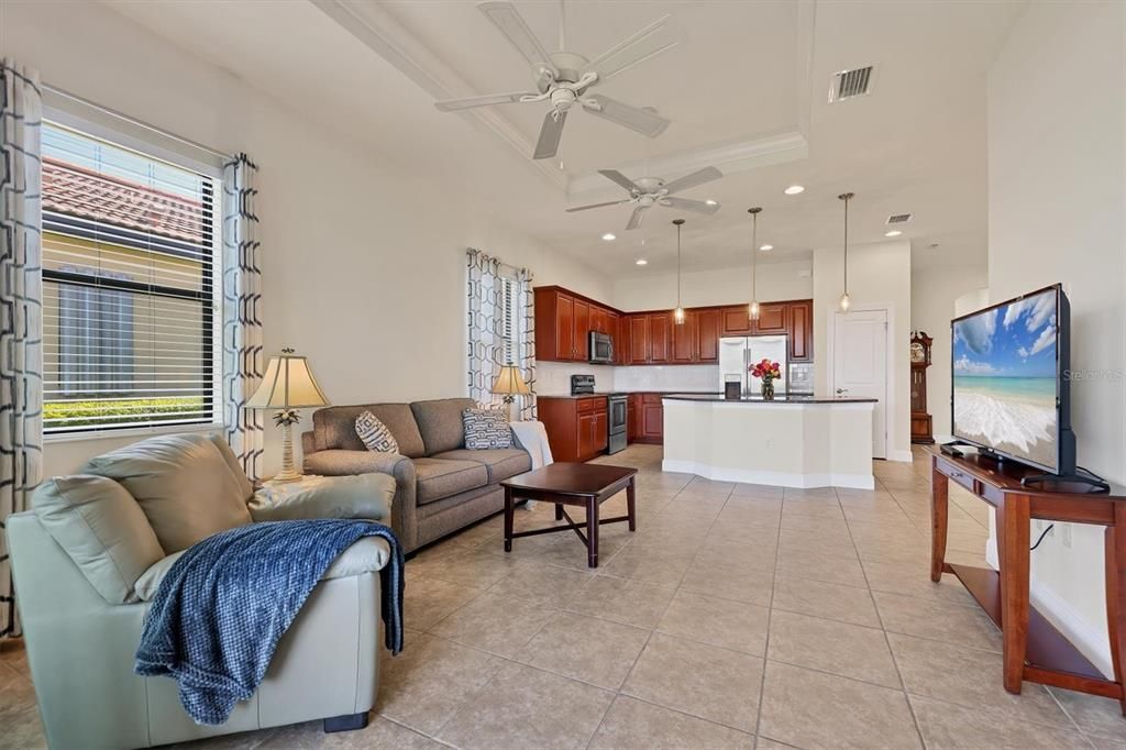 For Sale: $413,000 (2 beds, 2 baths, 1581 Square Feet)