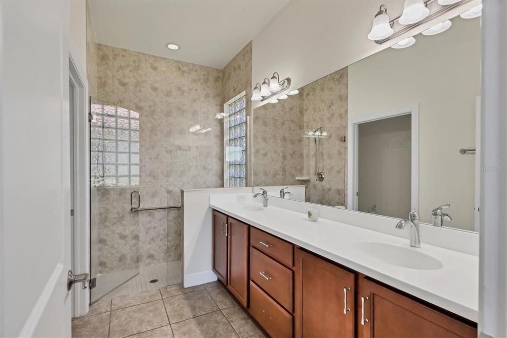 For Sale: $413,000 (2 beds, 2 baths, 1581 Square Feet)