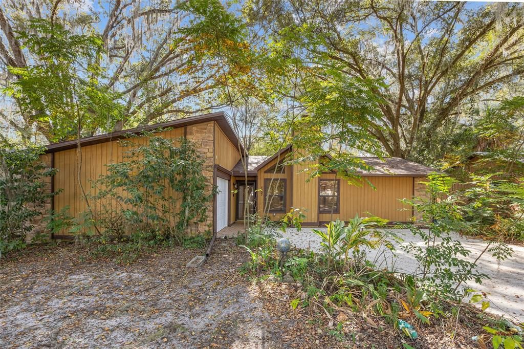 Active With Contract: $270,000 (3 beds, 2 baths, 1340 Square Feet)